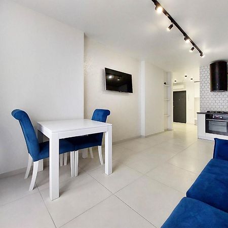 Apartamento Новобудова Місто Трав, Р-Н Вікторії Гарденс Leópolis Exterior foto