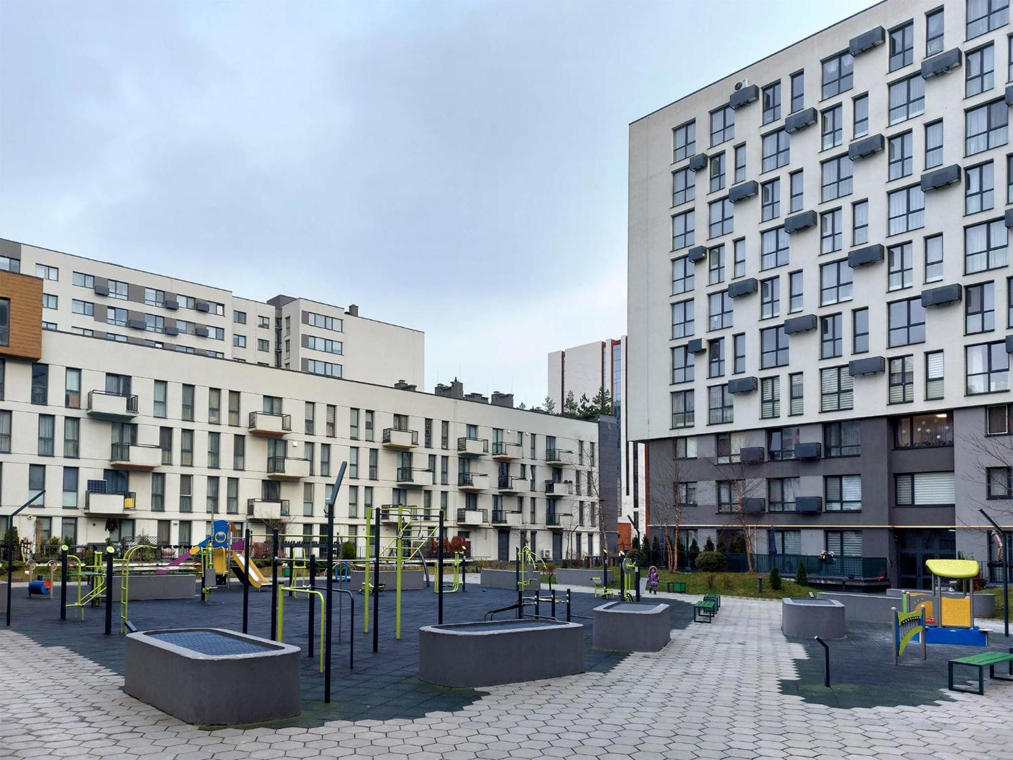 Apartamento Новобудова Місто Трав, Р-Н Вікторії Гарденс Leópolis Exterior foto